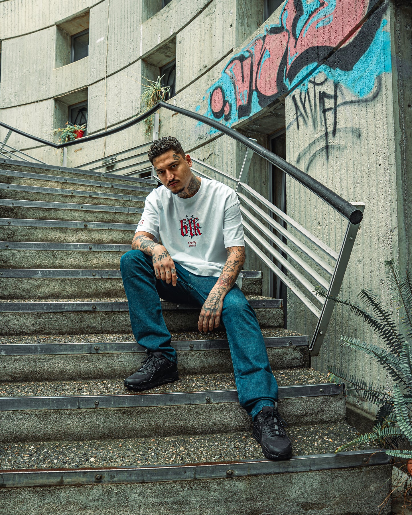 ISTOS X IDROGIOS Tee X Ortiz