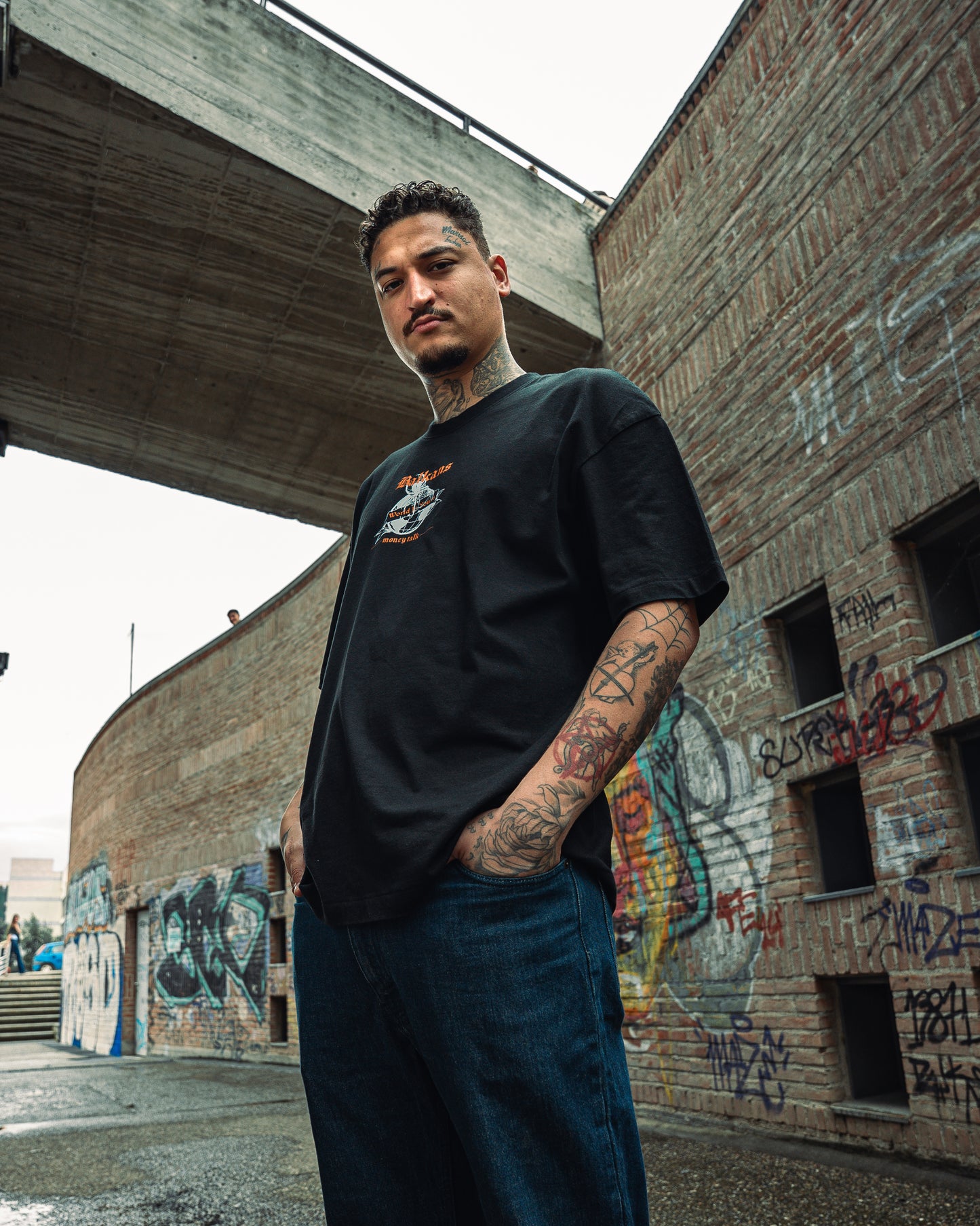 ISTOS X IDROGIOS Tee X Ortiz