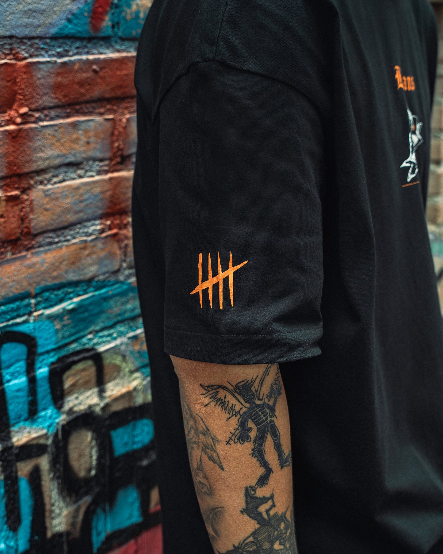 ISTOS X IDROGIOS Tee X Ortiz